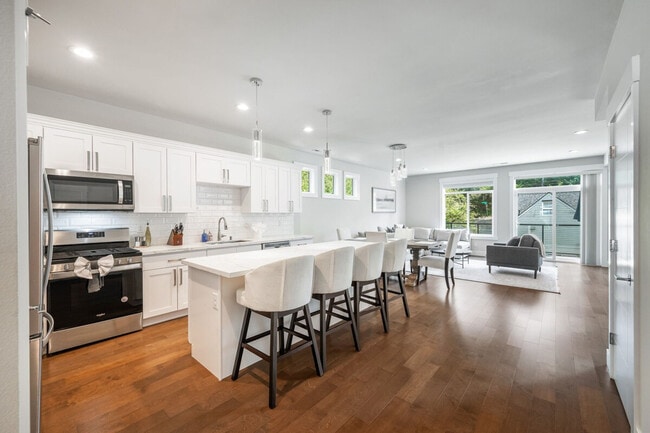 Building Photo - 10404 2nd Pl SW