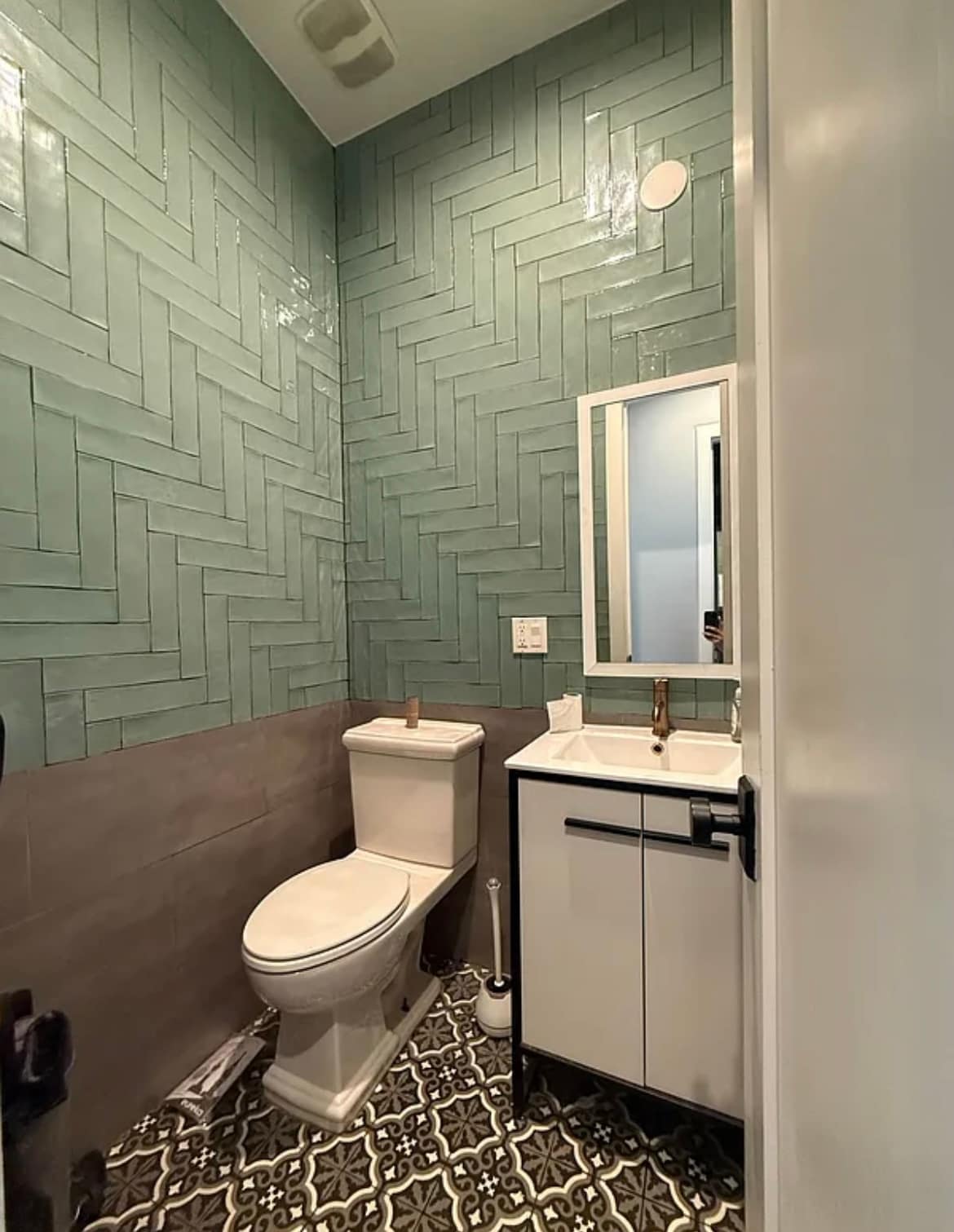 Building Photo - 5438 Arnold Ave