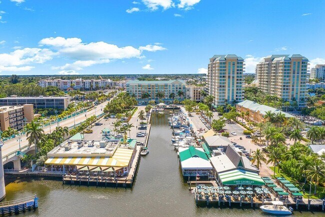 Building Photo - 700 E Boynton Beach Blvd