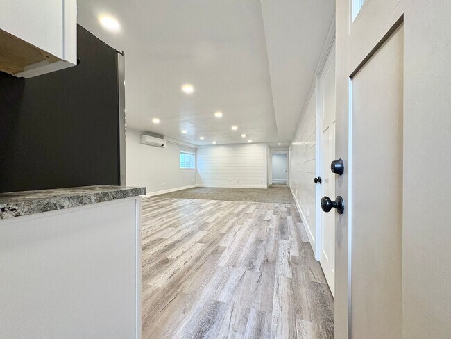 Building Photo - Remodeled 2 Bed / 1 Bath in West Valley – Bright, Modern & Move-In Ready with Parking