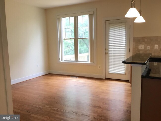 Building Photo - 13312 Sheffield Manor Dr