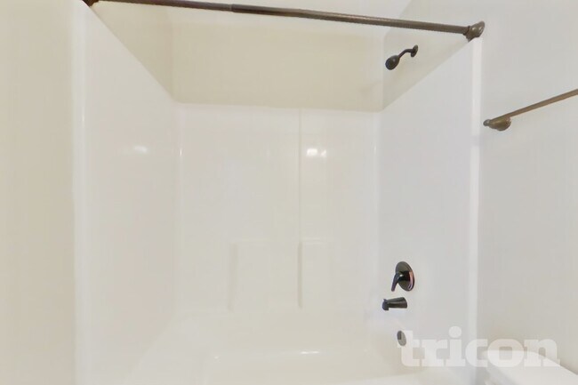 Building Photo - 268 Cranbrooke Dr