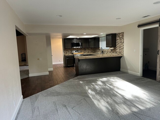 Building Photo - Beautifully maintained home in a peaceful setting