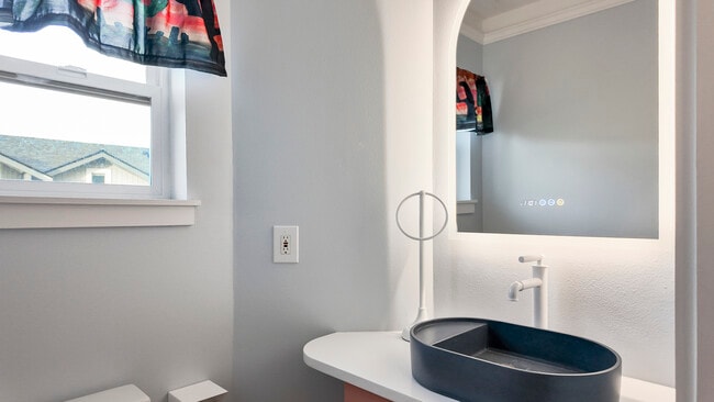 Building Photo - 11560 Stone Ave N