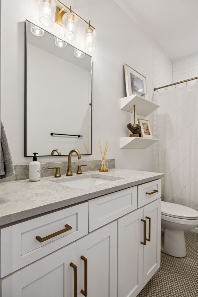 Building Photo - Great East Nashville house-close to 5 Poin...