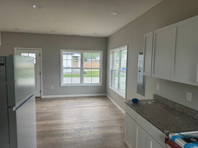 Building Photo - 619 Mayes Ln