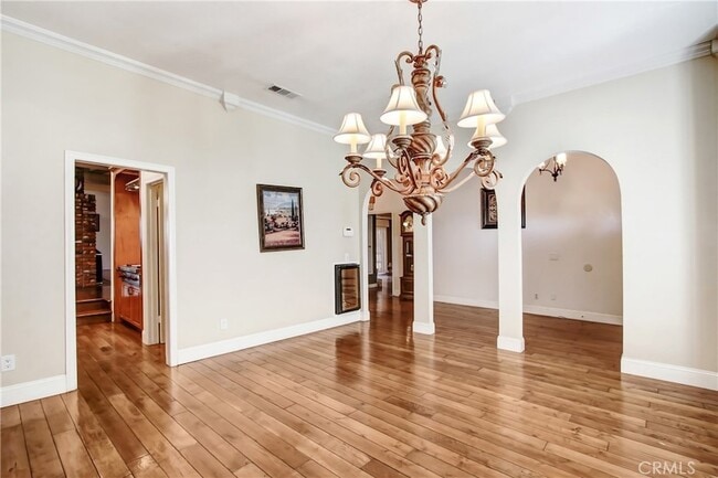 Building Photo - 10818 Hillside Rd