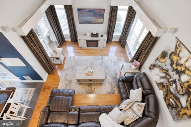 Building Photo - 7420 Mayflower Ct