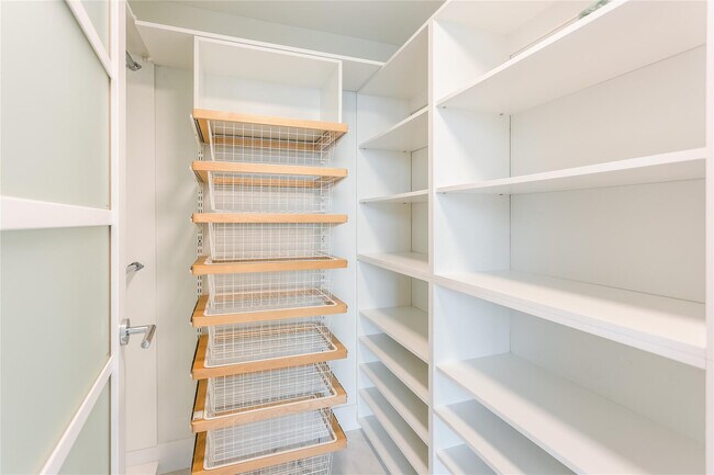 Building Photo - 55 SE 6th St