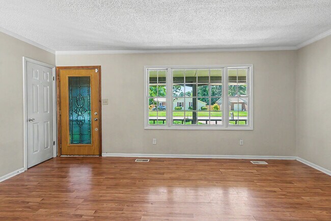 Building Photo - 124 Carolina Cir
