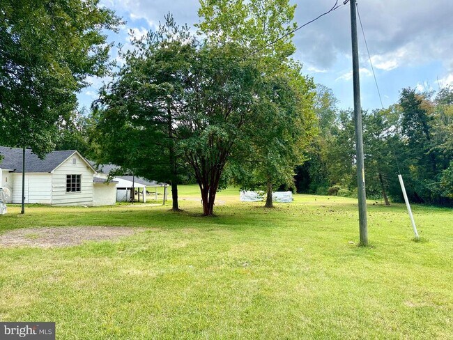 Building Photo - 5865 Websters Way
