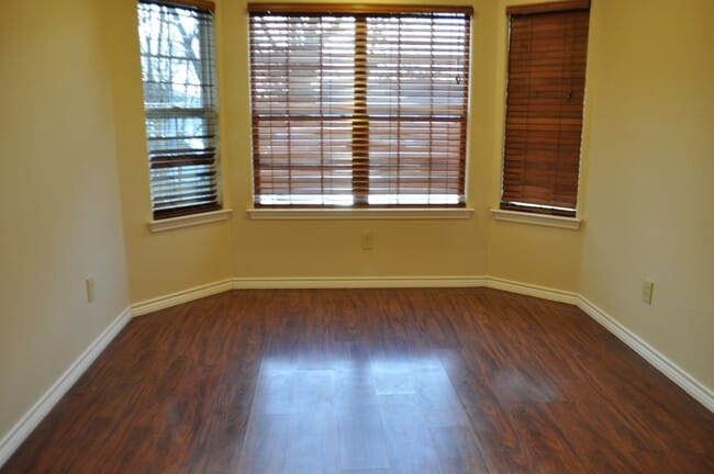 Building Photo - 1406 Moran Dr