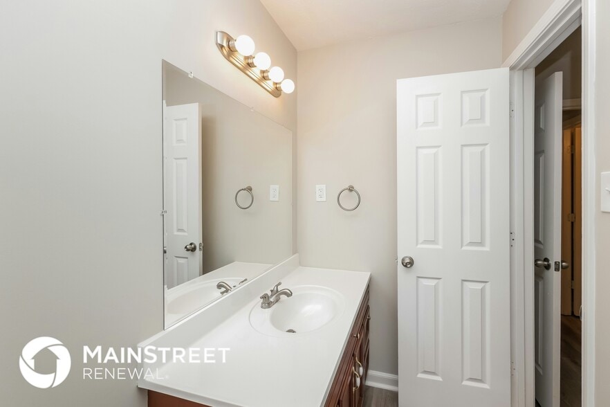 Building Photo - 8557 Peartree Ct