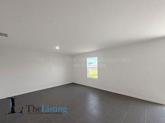 Building Photo - 4810 Katrina Dr