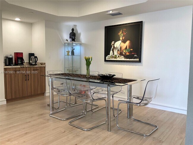 Building Photo - 20191 E Country Club Dr