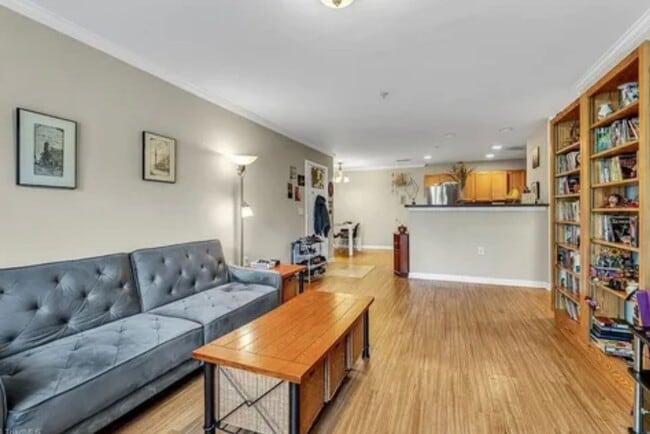 Building Photo - Wonderful updated 2 bedroom 2 bath condo o...