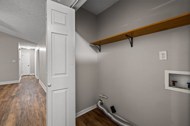 Building Photo - Updated 3BR Home on 1.36 Acres in Whitewater School District