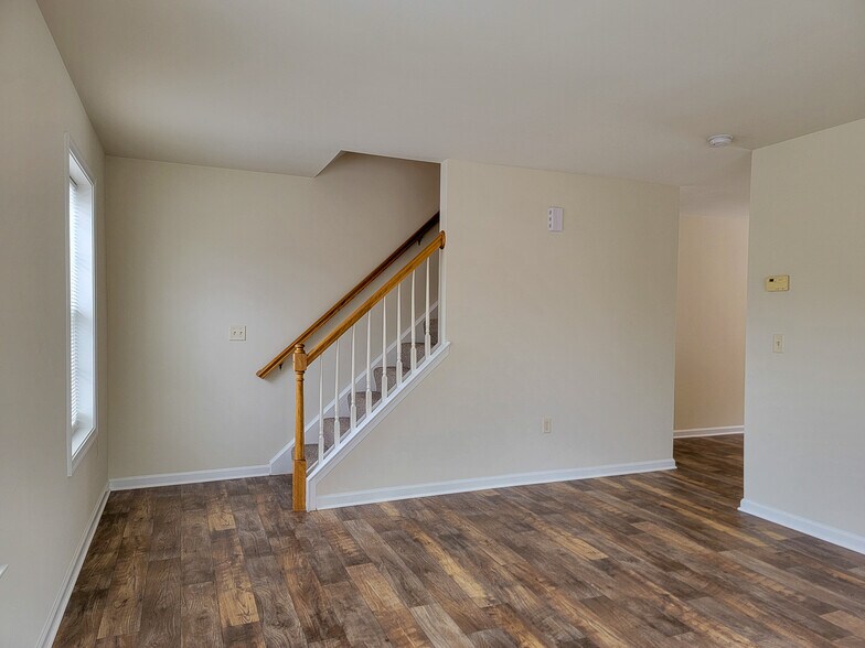 Building Photo - 542 Indian Rock Cir
