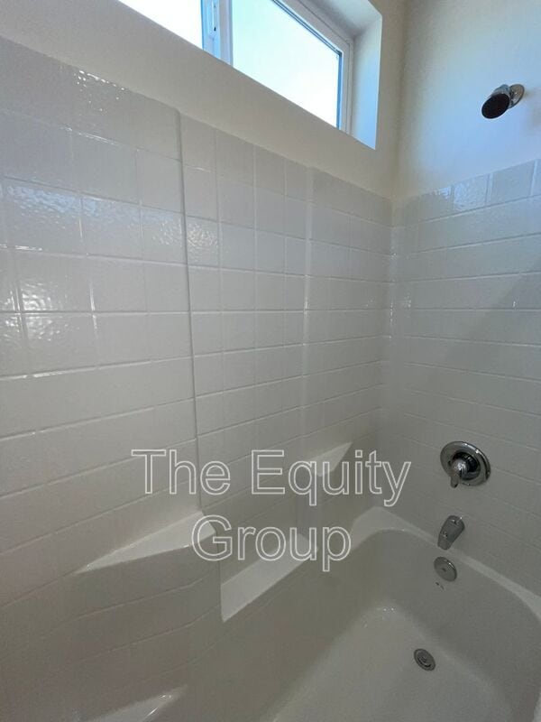 Building Photo - 4112 E Kaweah Ave
