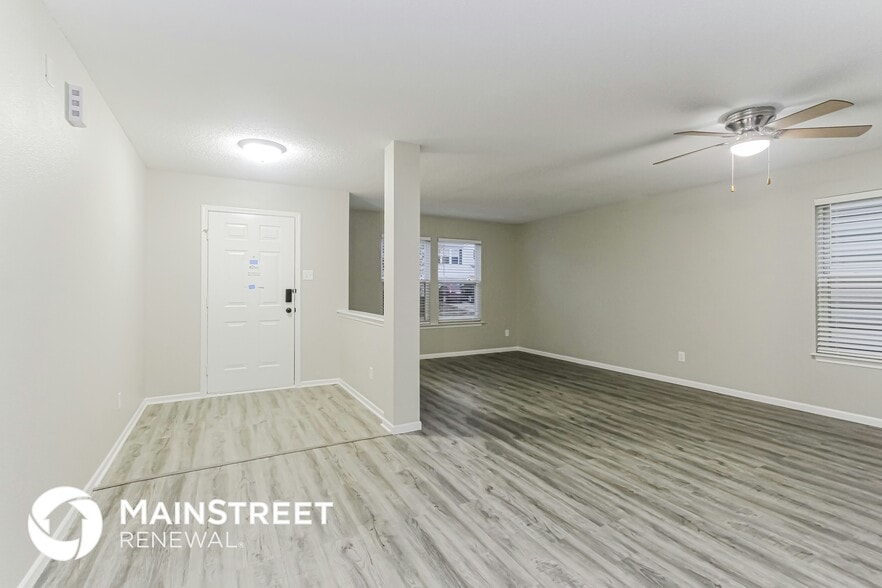 Building Photo - 6879 Merritt Ridge Way