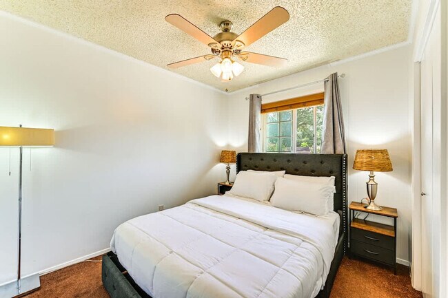 Building Photo - 220 Mitchell St