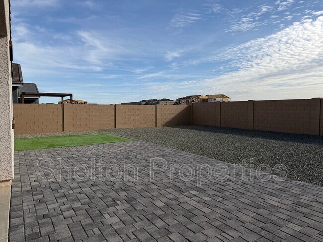 Building Photo - 7721 W Saddlehorn Rd