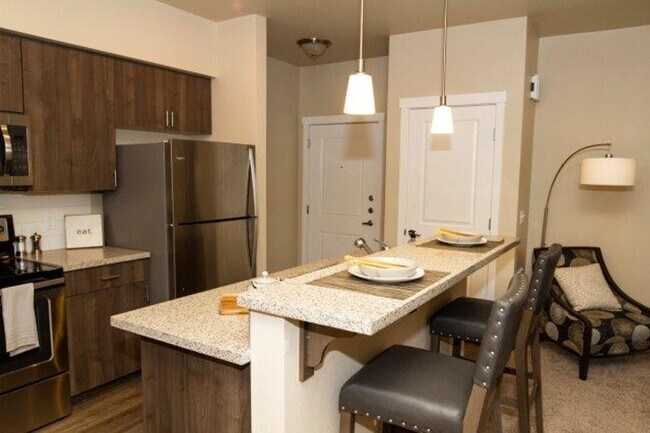 Building Photo - JUST REDUCED! Stunning 2 Bed / 2 Bath with...