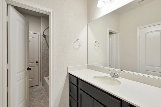 Building Photo - 2882 Coral Sky