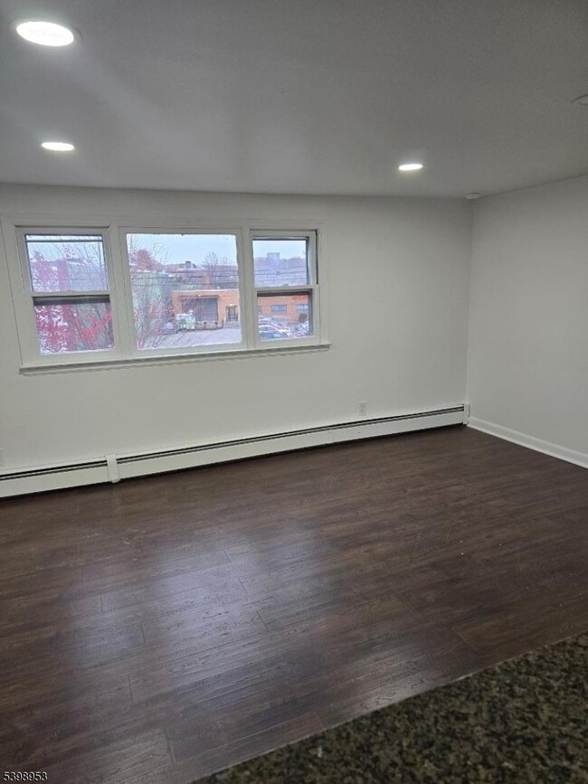 Building Photo - 18 Donna Dr