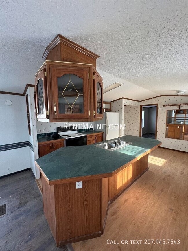 Building Photo - 30 Exeter Rd