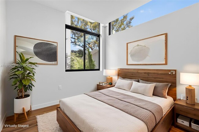 Building Photo - 529 NE 61st St