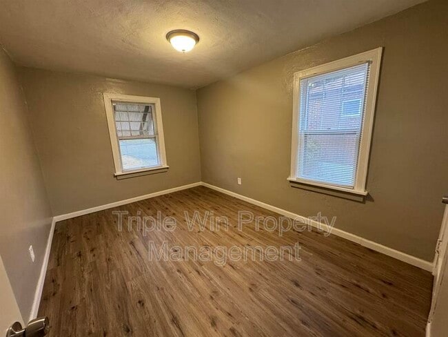 Building Photo - 3110 Calvert Ave