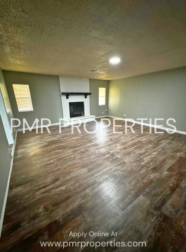 Building Photo - 3 Bed/2Bath House