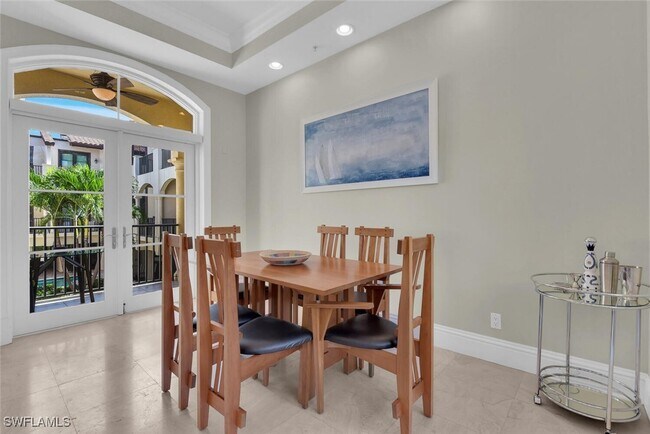 Building Photo - 684 10th Ave S