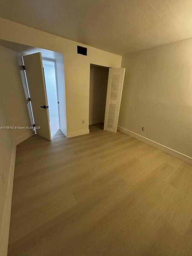 Building Photo - 9514 N Belfort Cir