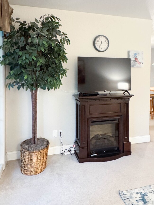 Building Photo - 2245 Minerva Way