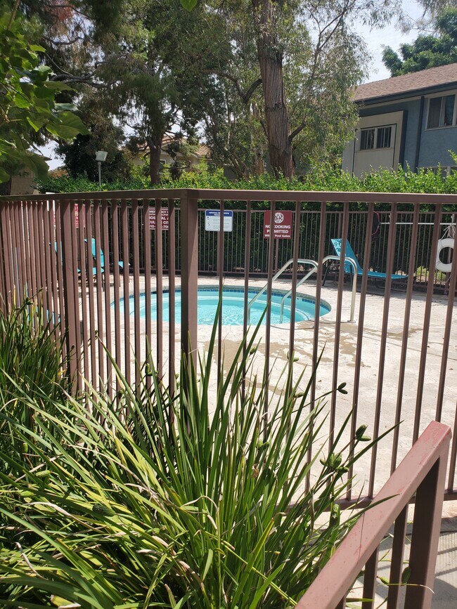jacuzzi - 5834 Bowcroft St