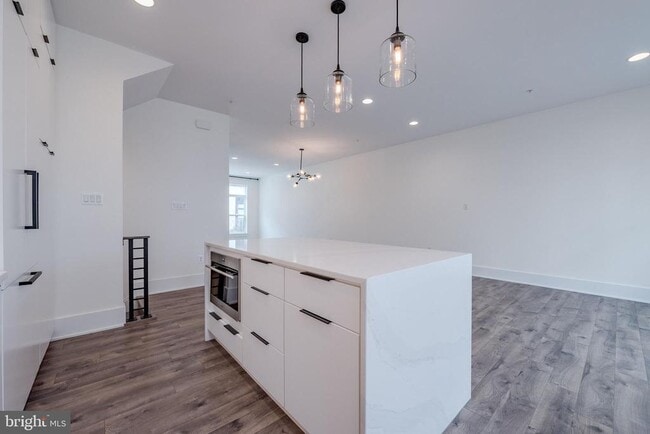 Building Photo - 11382 Emerald Park Rd