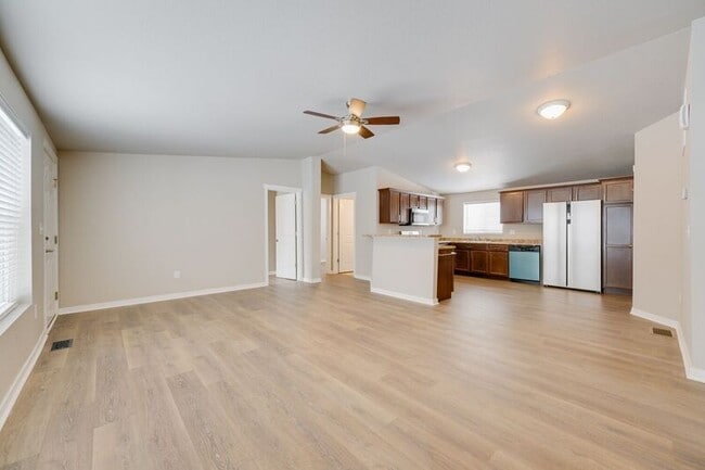 Building Photo - 1512 Tweed St