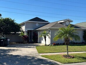 Building Photo - Spacious 2 Bed 2 Bath Home