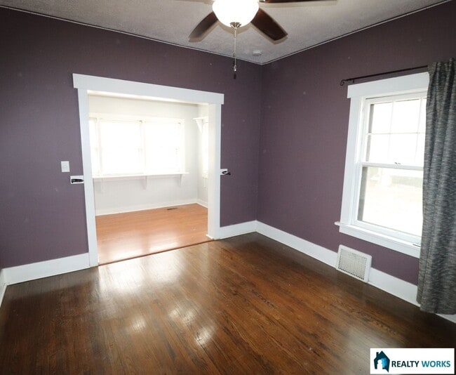 Building Photo - 2 Bedroom House for Rent