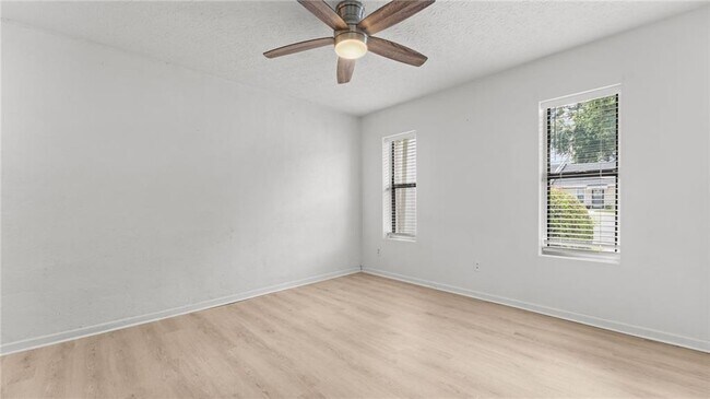 Building Photo - 216 Goshen Ln