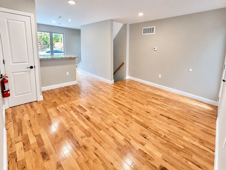 Building Photo - 426 N 40th St