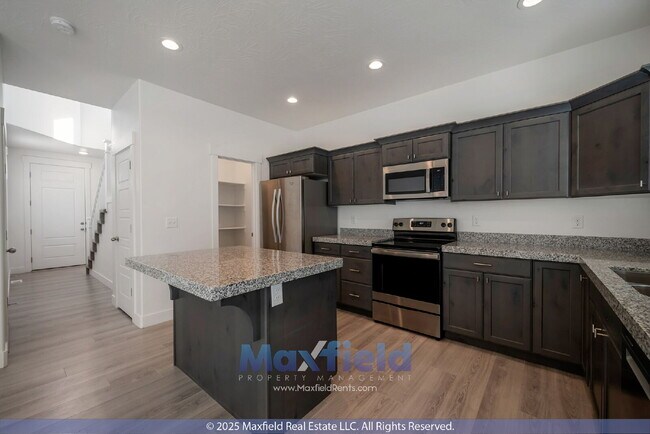 Building Photo - LEASE SPECIAL ! 4BD 3.5BTH 2GAR Home in Eagle Mountain