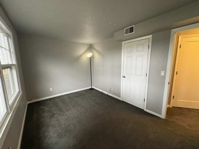 Building Photo - 16093 SW Roy Rogers Rd