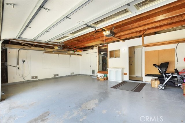 Building Photo - 9513 Sunflower St