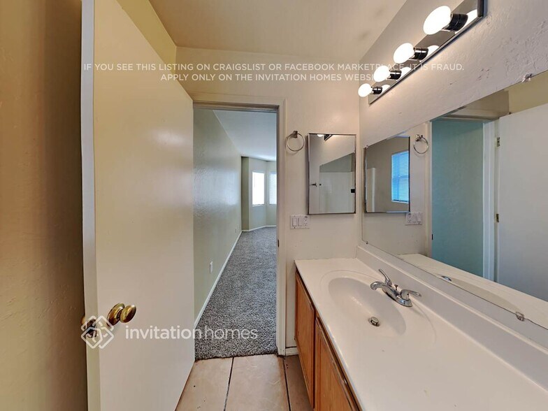 Building Photo - 6045 W Southgate Ave