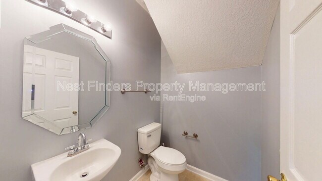 Building Photo - 9744 Summer Grove Way W