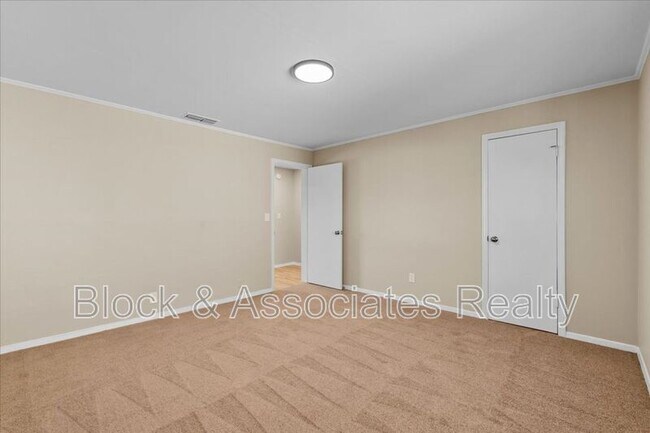 Building Photo - 1628 Spring Garden St