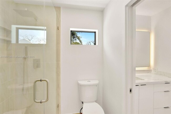 Building Photo - 9210 SW 136th St Cir